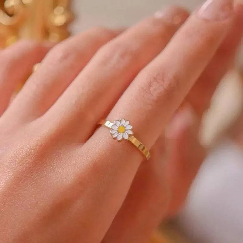 Bague délicate marguerite (7 modèles)